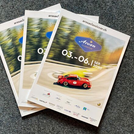 Das hochwertige Programmheft vom Arosa ClassicCar | © Arosa Tourismus